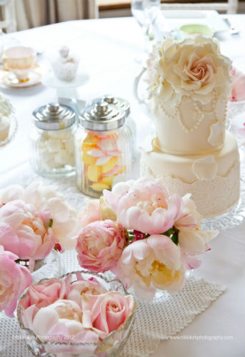 http://www.ocwedding.org Flowers On Table Wedding Cake Ideas Bakery Orange County Wedding Cakes