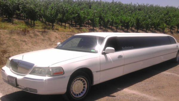 White Rose Wedding Limousine In The City Of Orange California
