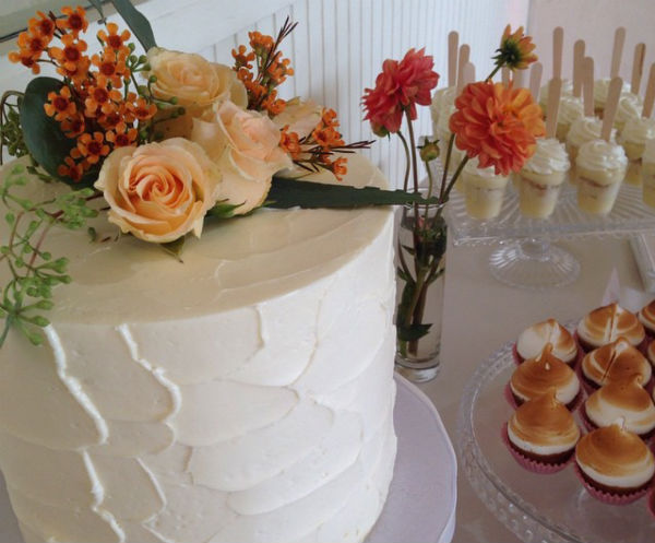 Stemsational Aliso Viejo Florist On A Wedding Cake