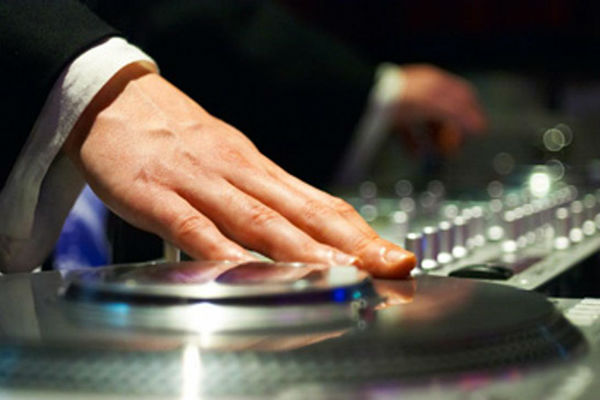 Fly By Night DJs Orange County Wedding DJ In Huntington Beach Ca