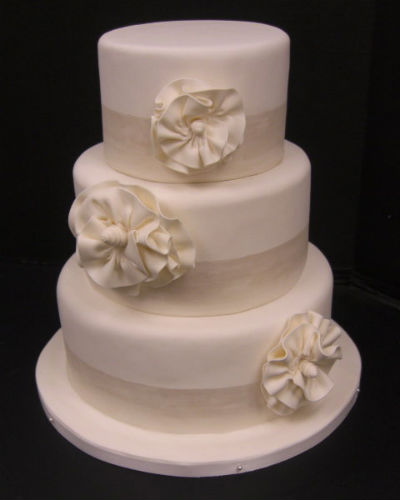 Simply Layered Cakes And Pastries Wedding Cakes In Huntington Beach