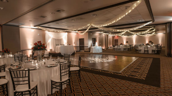 Red Lion Anaheim Wedding Venue In Anaheim Ca